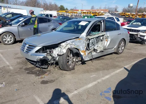 2012 Hyundai Genesis 4.6 z USA, uszkodzony, nr VIN KMHGC4DF3CU171491